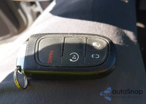 2016 Jeep Cherokee Limited z USA, uszkodzony, nr VIN 1C4PJLDB9GW229471